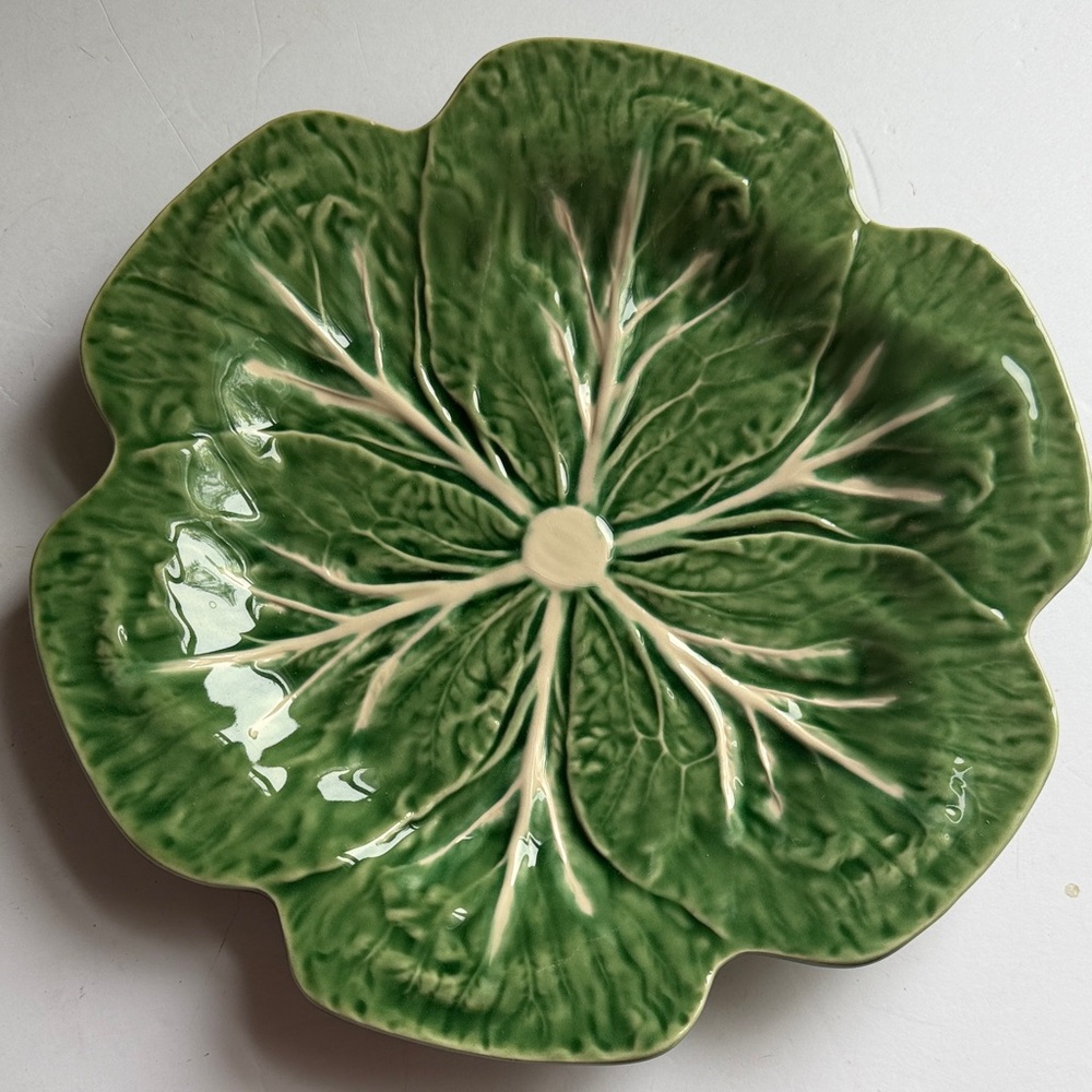 Bordallo Pinheiro Majolica Cabbage Green Leaves  Serving/ dinner Plate 10.5 “